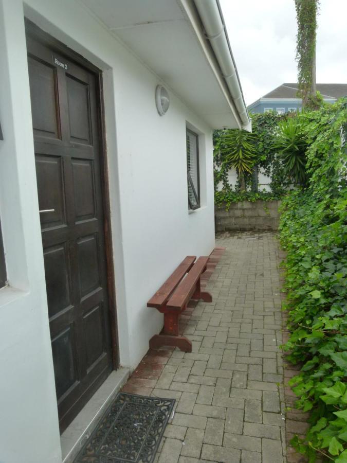 Eland Place Self Catering Guest House Beacon Bay Eksteriør bilde